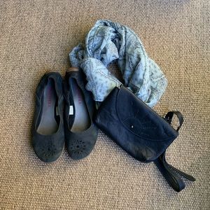 Black Merrell cutout flats size 8.5